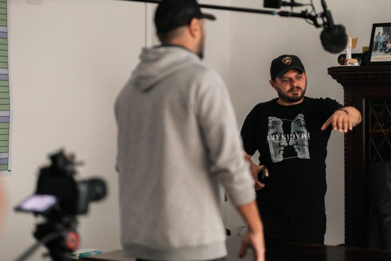 The AI avatar & virtual influencer phenomenon: oportunitate sau risc pentru brand?