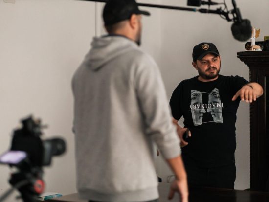 The AI avatar & virtual influencer phenomenon: oportunitate sau risc pentru brand?